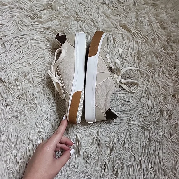 *SOLD* Canvas Faux Suede Trim Boy's Kid's Old Navy Sneakers Shoes - 13 - Picture 6 of 12